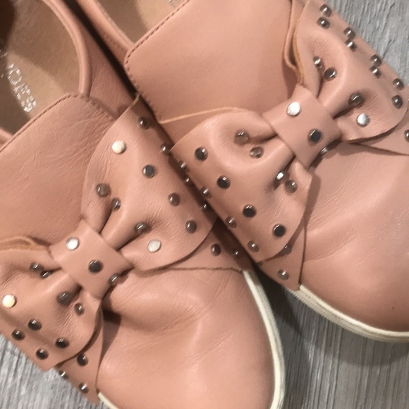 J/Slides Mauve Pink Studded bow Leather Slip on Sneakers size 8.5 - Picture 2 of 10
